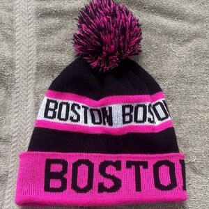Boston Pom-Pom Beanie - Black and Pink